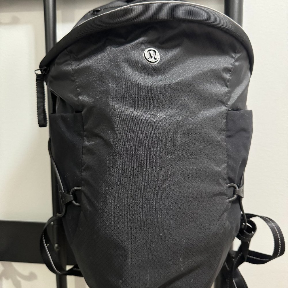 Lululemon Run All Day Back Pack II 13L Black EXCELLENT CONDITION/NO FLAWS